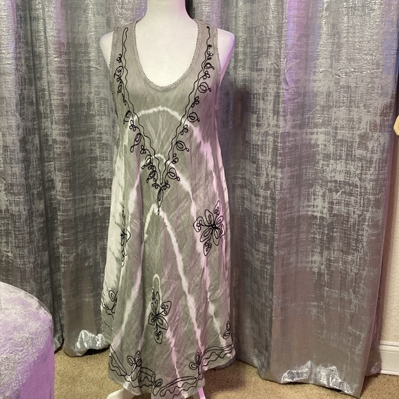 Emily Stacy, one size fits all dress - Picture 3 of 3